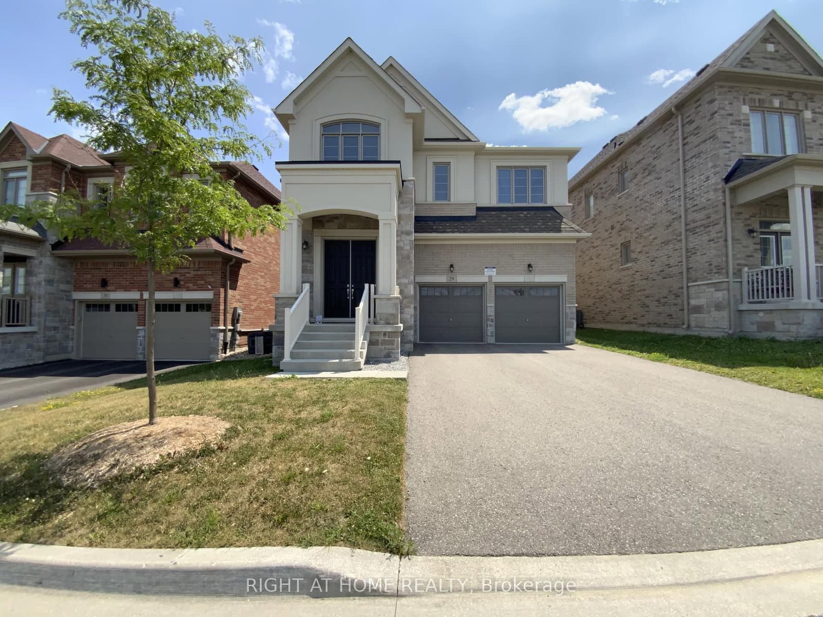 29 Pear Blossom Way, East Gwillimbury, ON