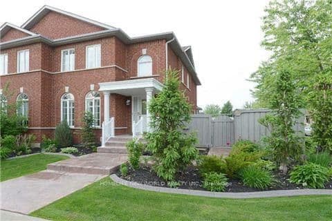 100 Castle Park Boulevard, Vaughan, ON — photo 2