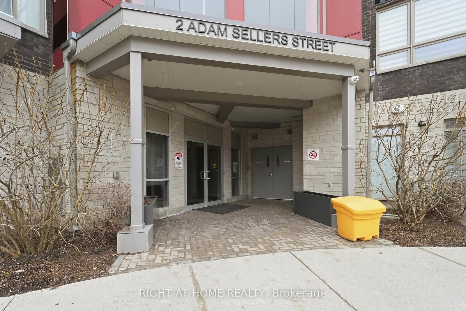 503 - 2 Adam Sellers Street, Markham, ON — photo 2