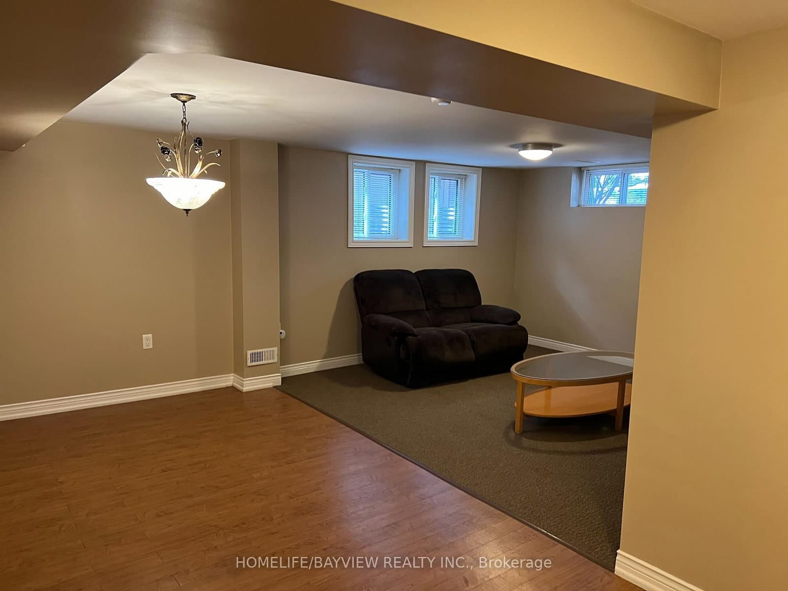 85 Child(Lower) Drive, Aurora, ON — photo 2
