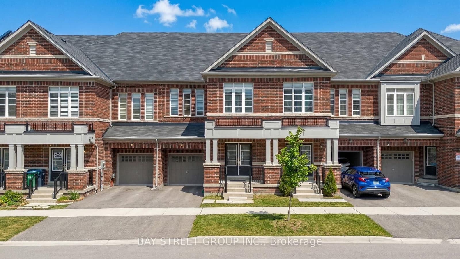 86 Ness Drive, Richmond Hill, ON — photo 2