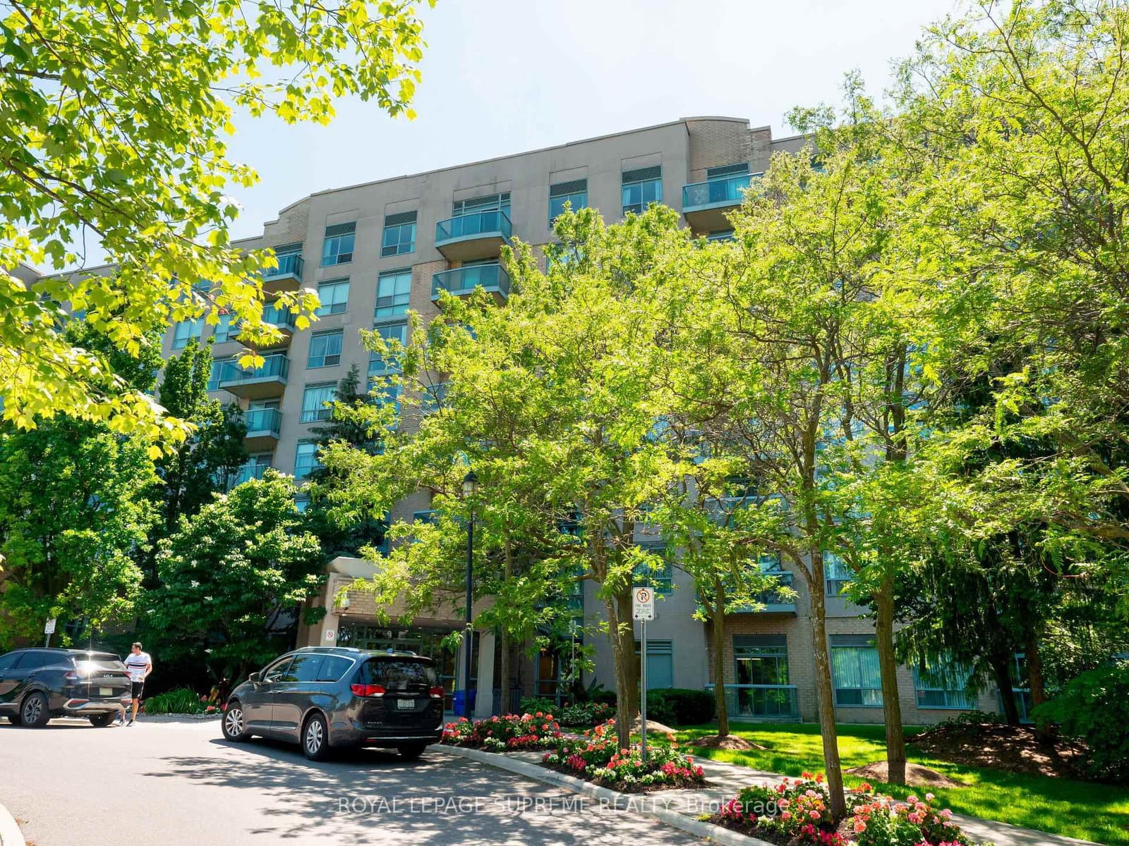 408 - 3 Ellesmere Street, Richmond Hill, ON