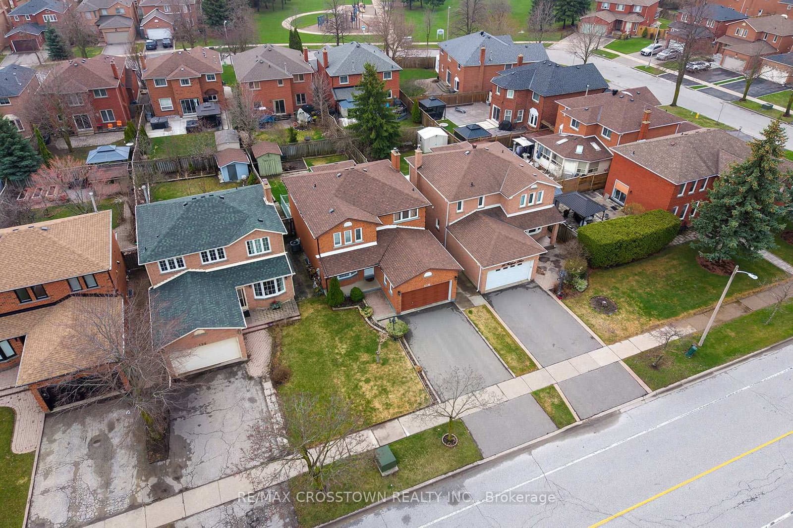 119 Fieldgate Drive, Vaughan, ON — photo 2