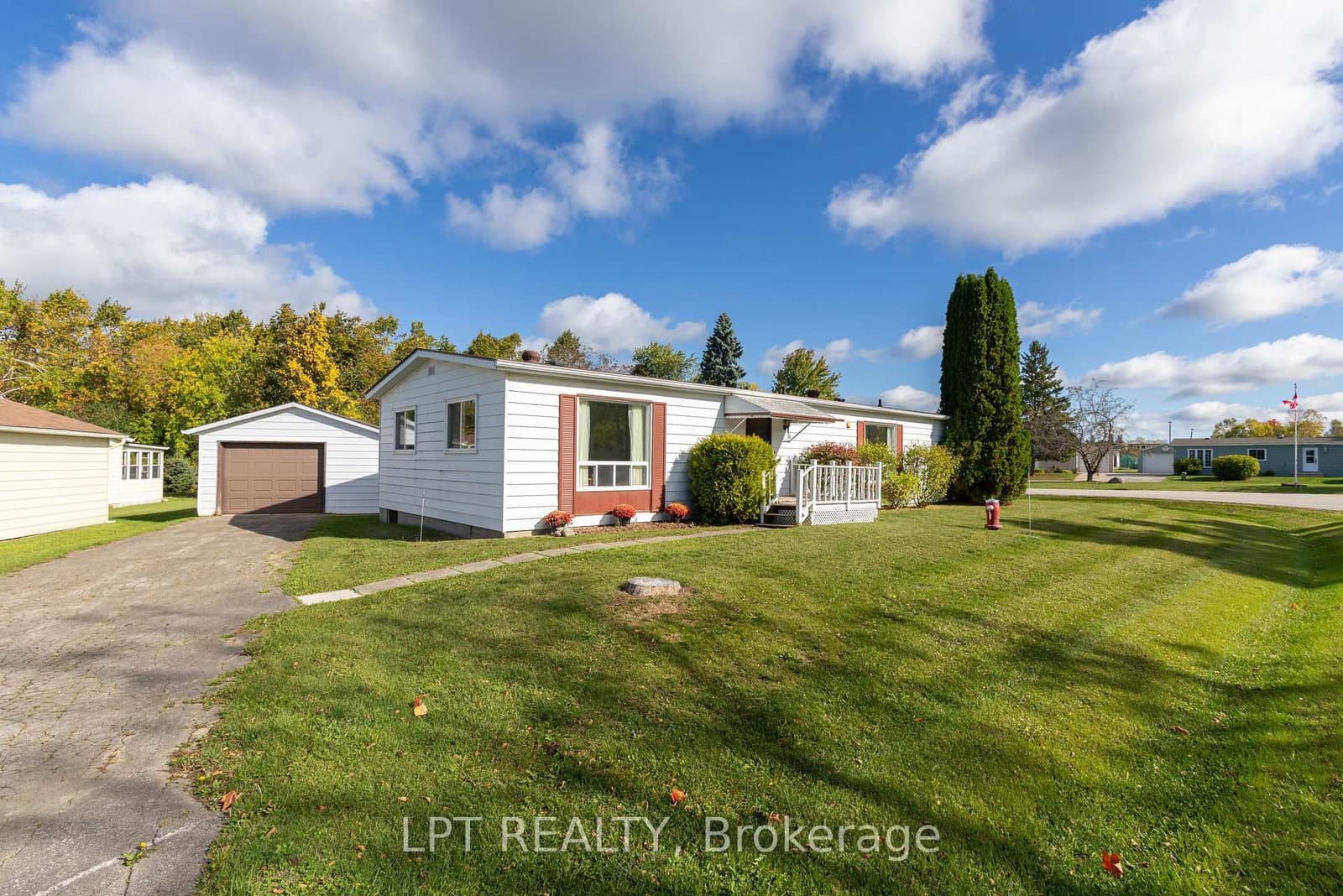 11 Geneva Court, Georgina, ON — photo 2
