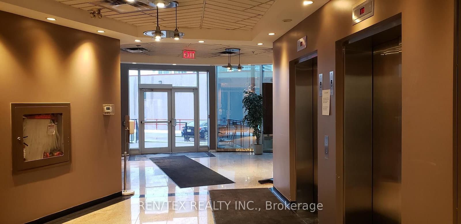 301 - 8000 Jane Street, Vaughan, ON — photo 2