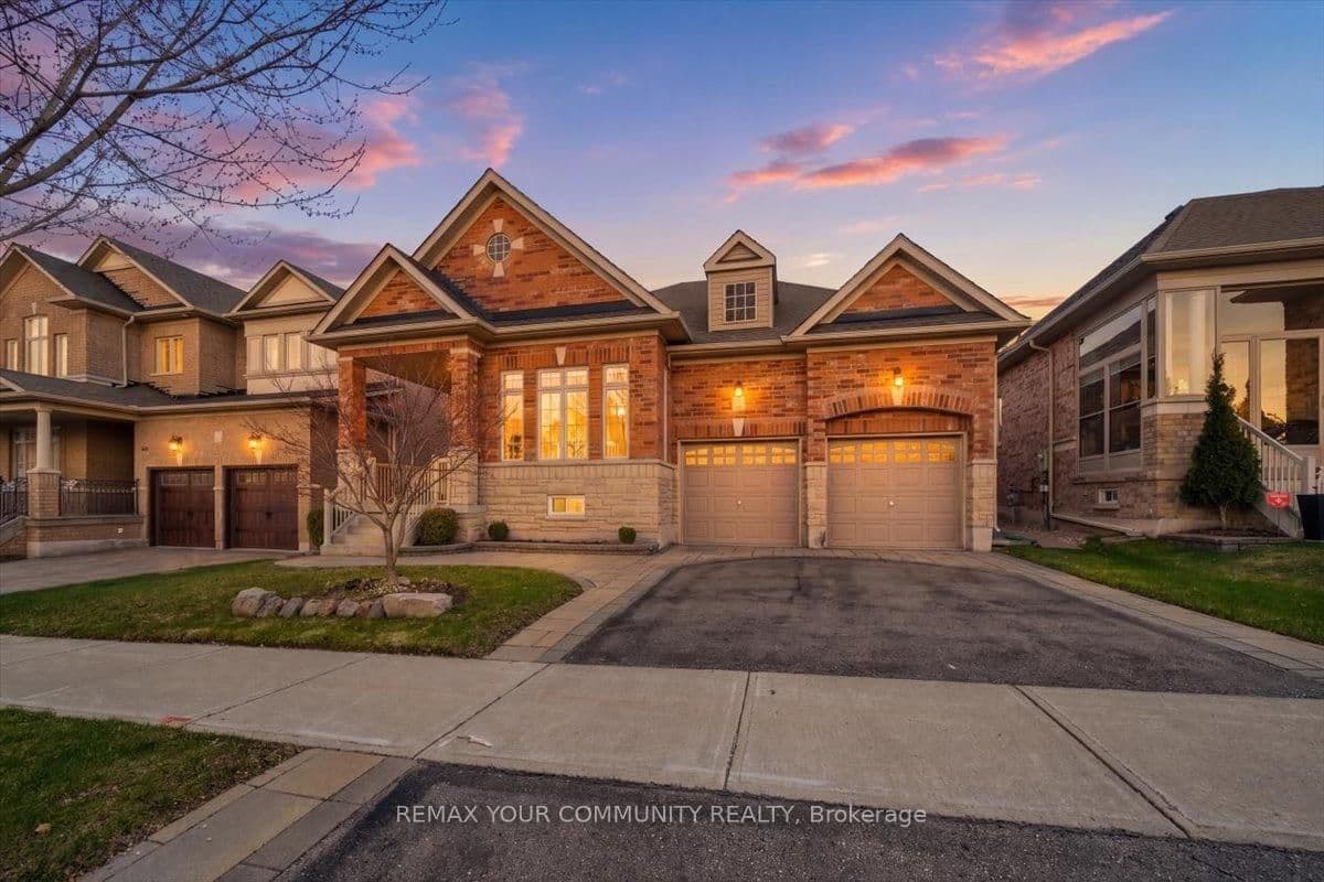 51 Tonner Crescent, Aurora, ON