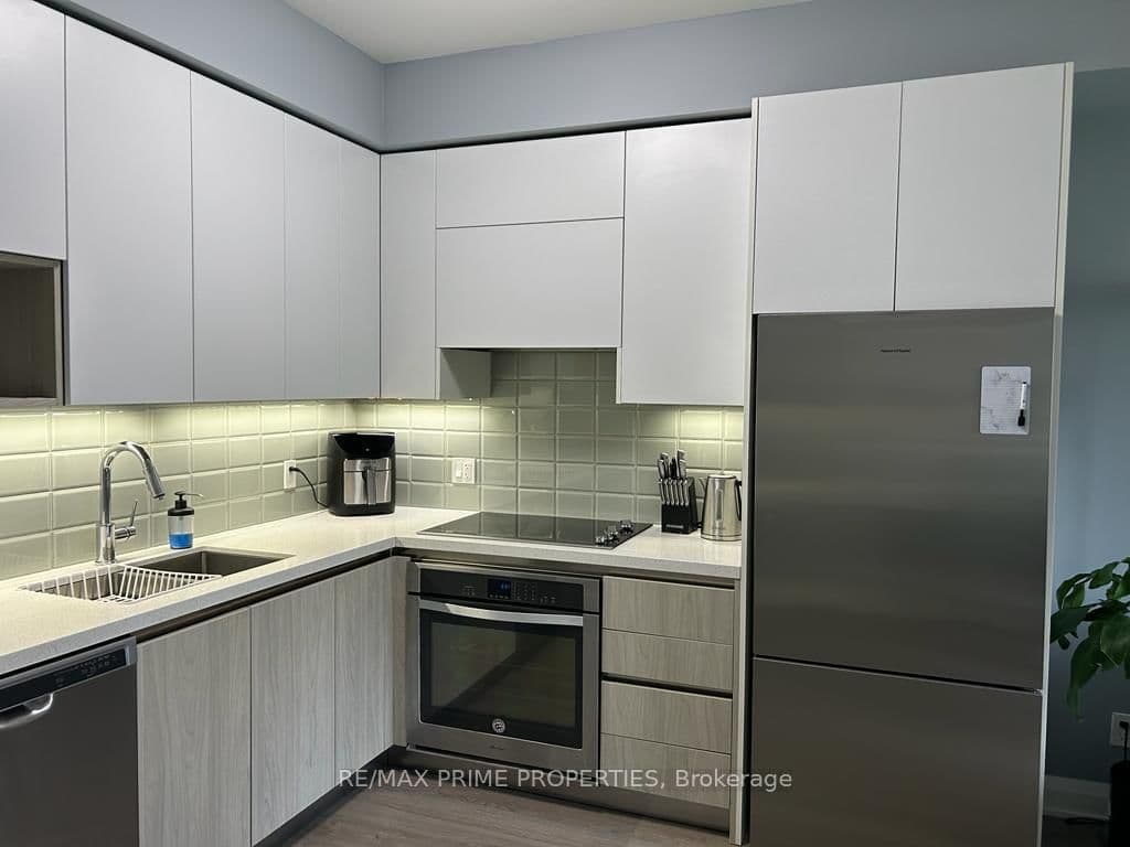 523 - 25 Water Walk Drive, Markham, ON — photo 2