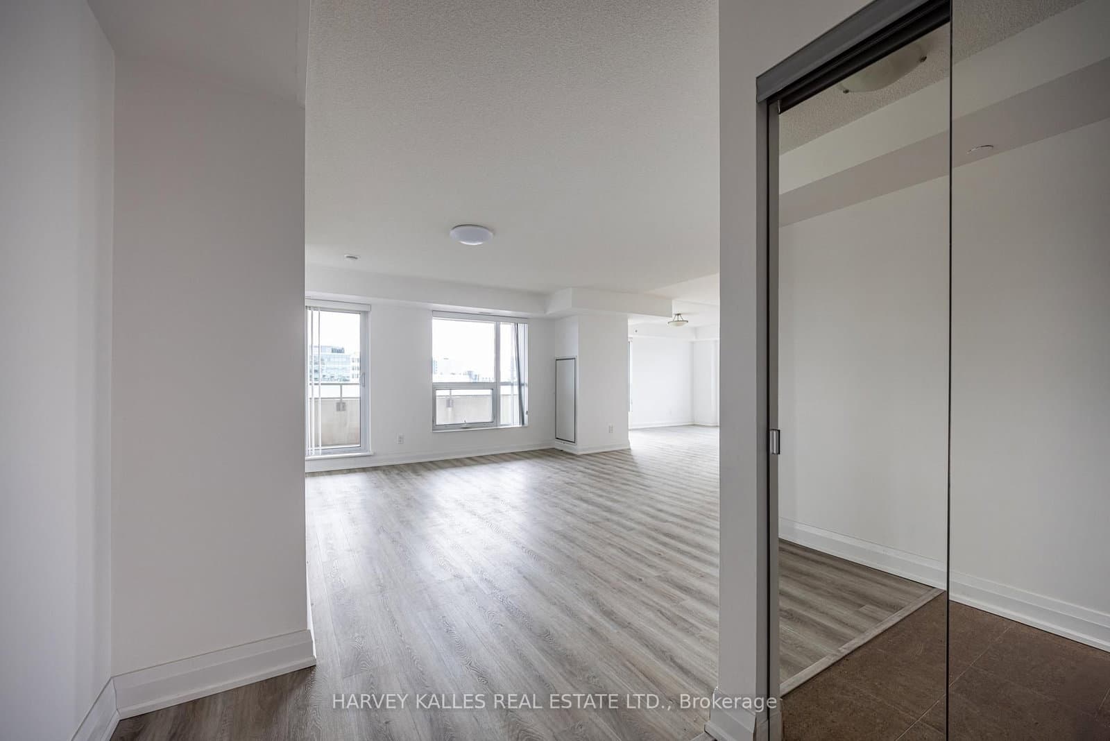 317 - 75 Norman Bethune Avenue, Richmond Hill, ON — photo 3