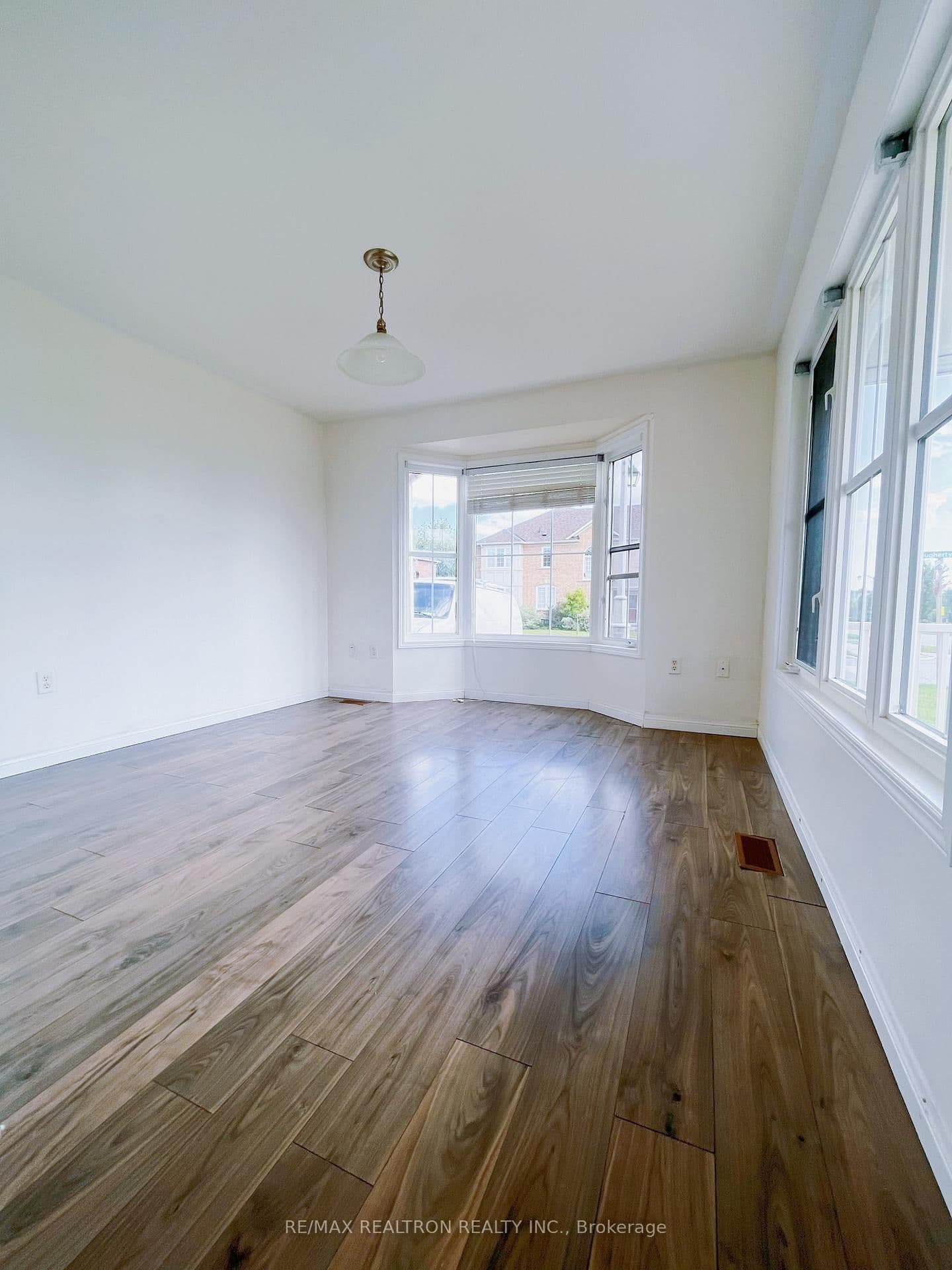 222 Dougherty Crescent, Whitchurch-Stouffville, ON — photo 3