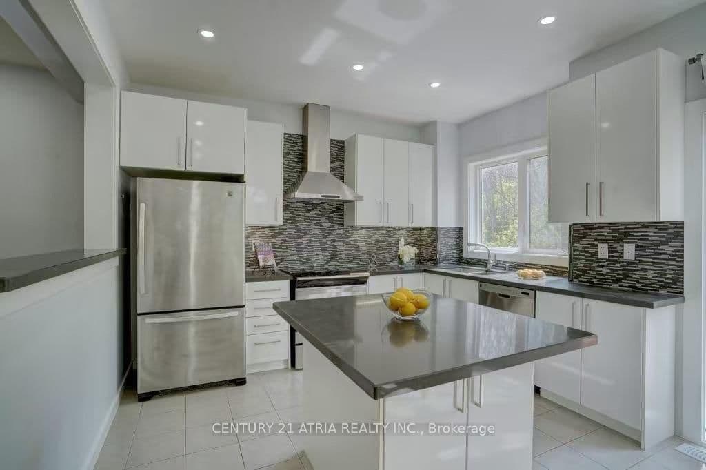 43 Gamble Glen Crescent, Richmond Hill, ON