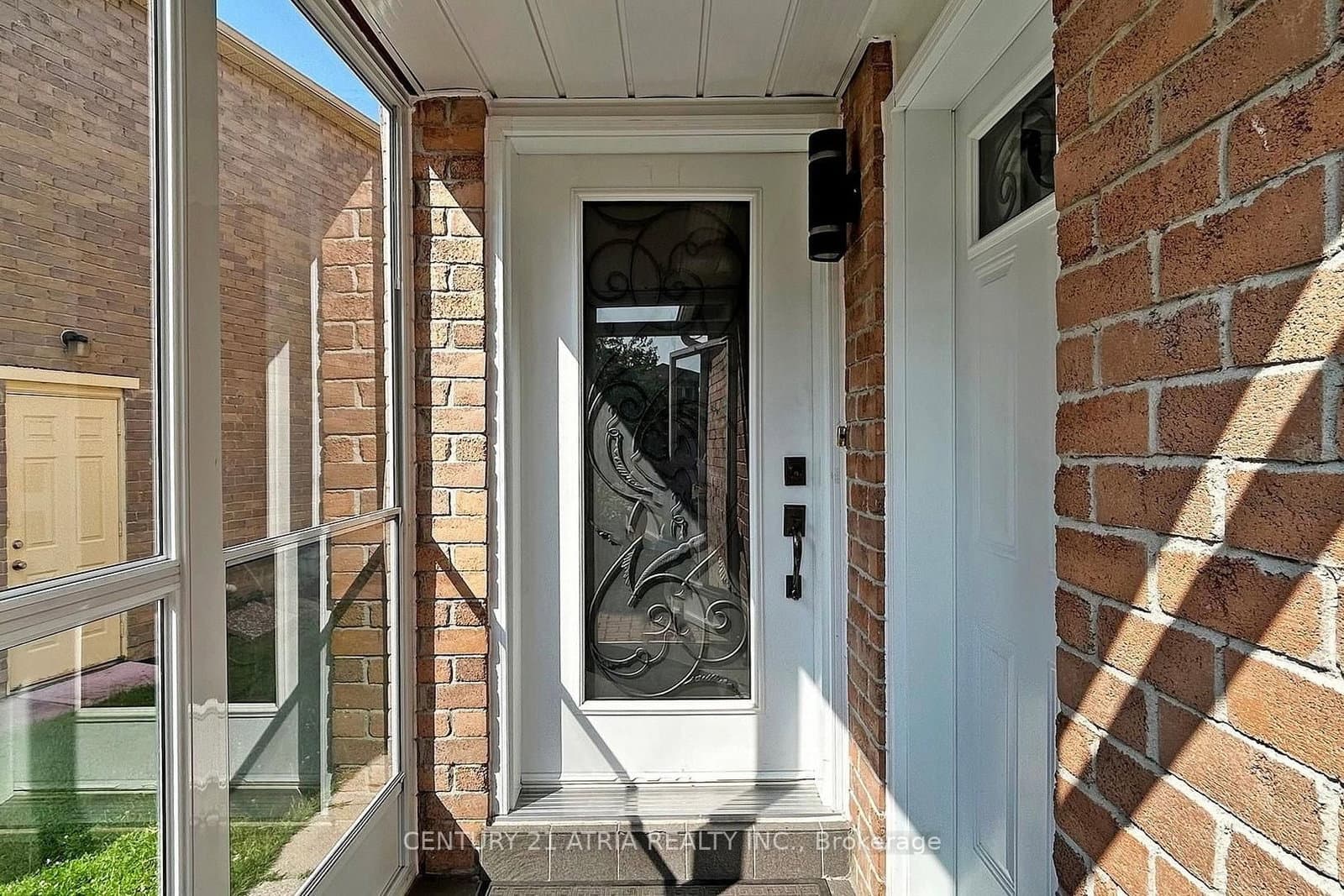 Upper - 92 Jaffray Road, Markham, ON — photo 2