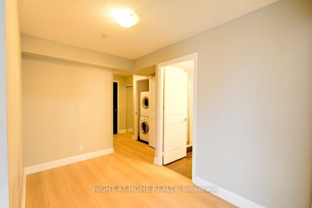 621 - 370 Highway 7, Richmond Hill, ON