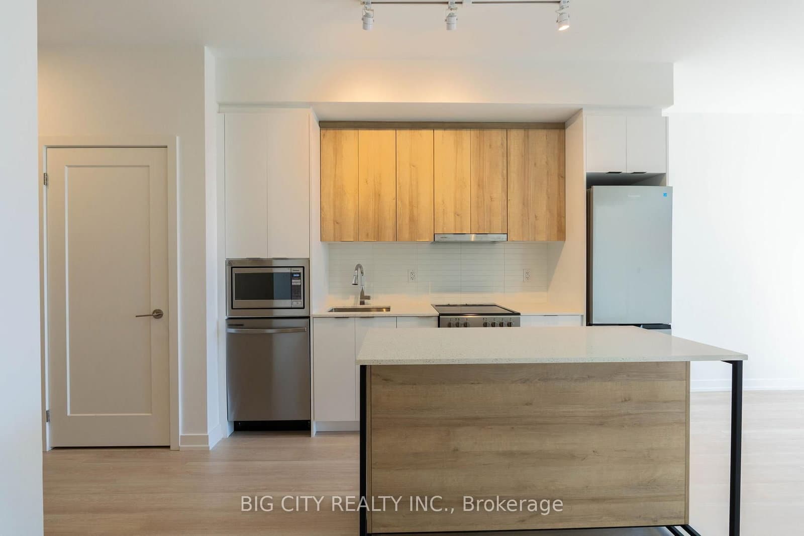1812 - 9763 Markham Road, Markham, ON