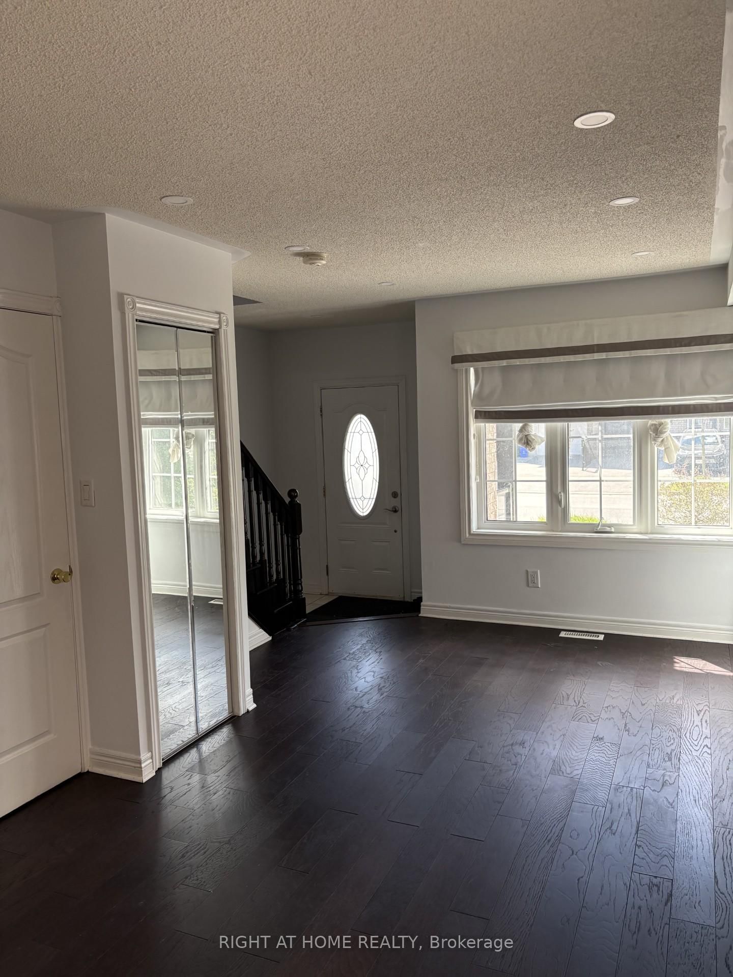 48 Grand Valley Boulevard, Vaughan, ON — photo 2