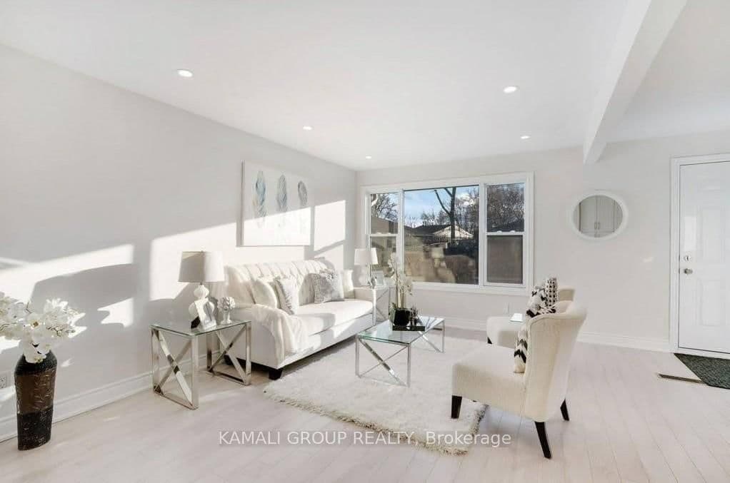 MAIN - 76 Walter Avenue, Newmarket, ON — photo 3