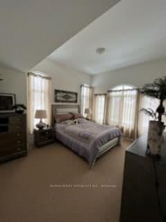 28 PRUNELLA Crescent, East Gwillimbury, ON — photo 3