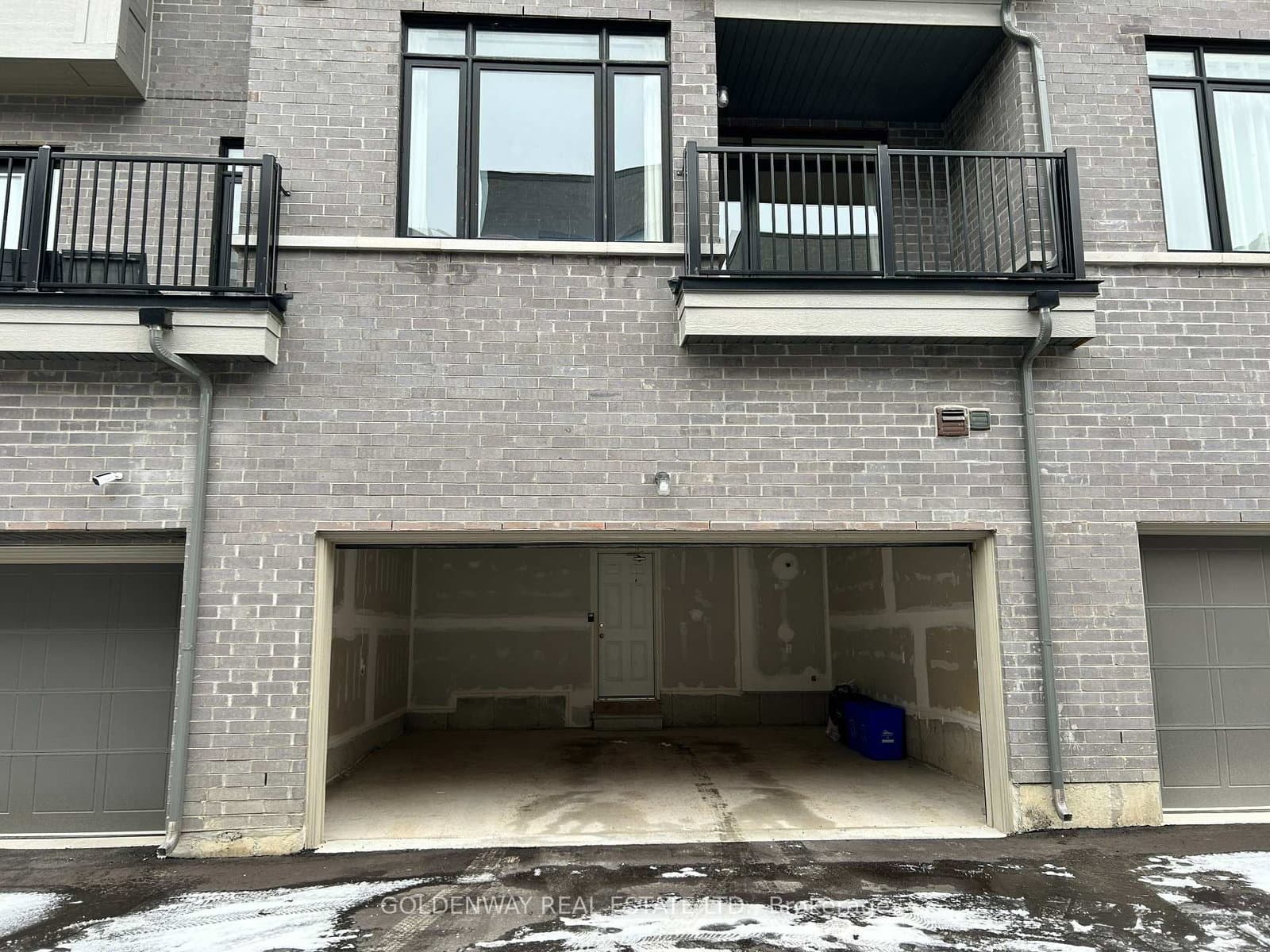 69 William F Bell Parkway, Richmond Hill, ON — photo 2