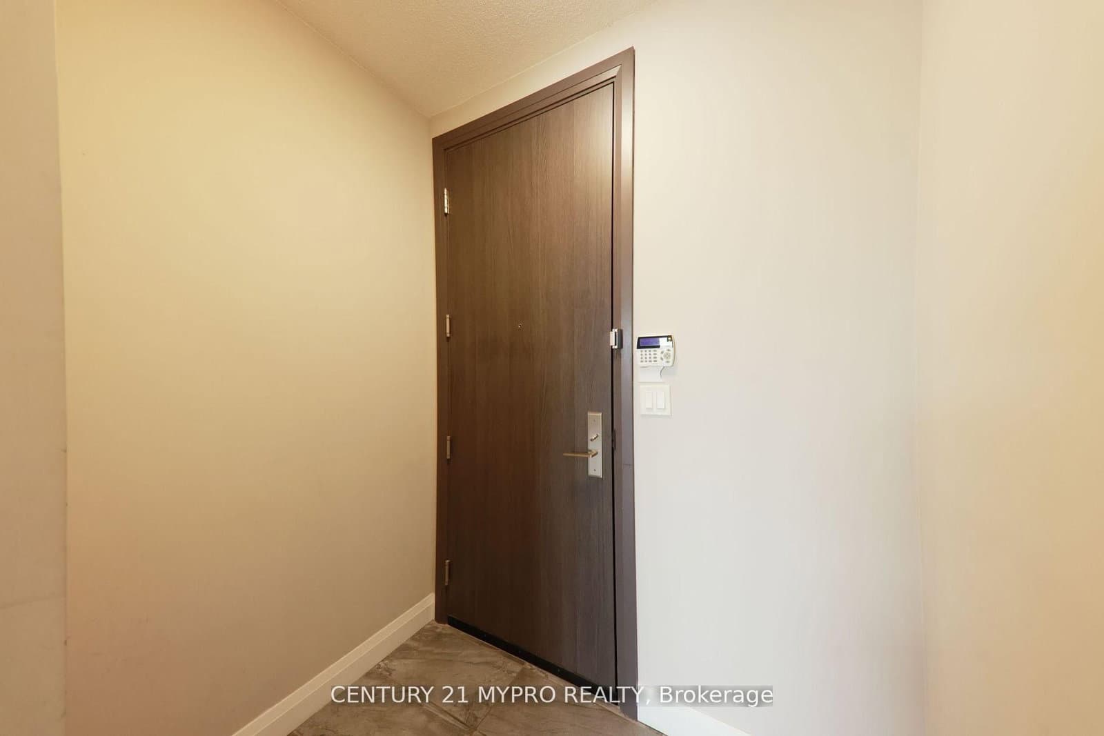 917 - 15 Water Walk Drive, Markham, ON — photo 2