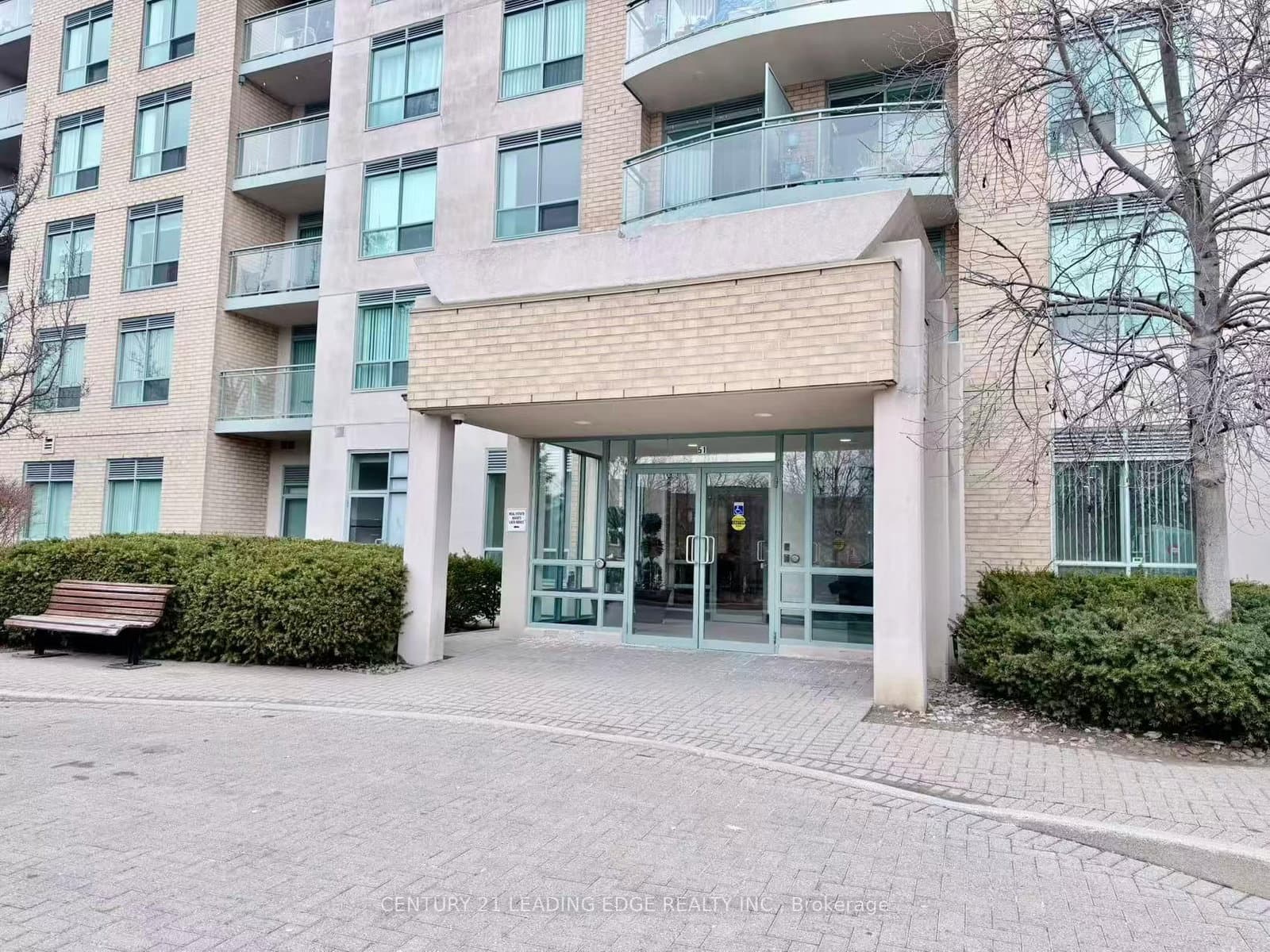 PH15 - 51 Baffin Court, Richmond Hill, ON — photo 2