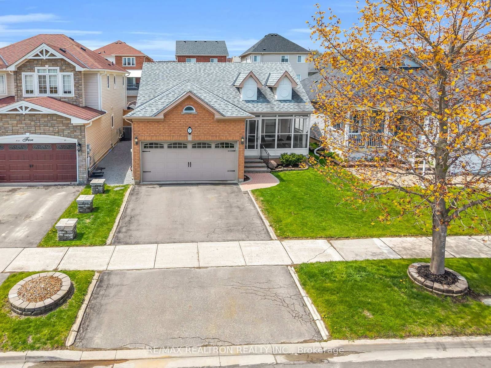 7 Thornlodge Drive, Georgina, ON — photo 3