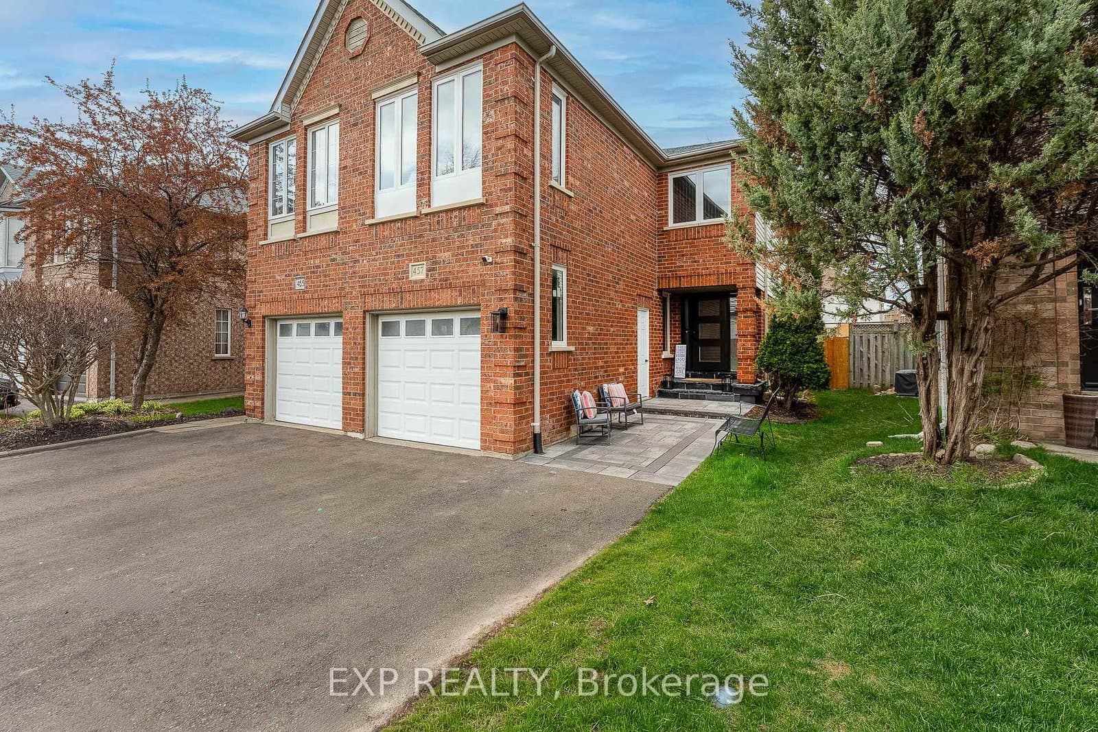 457 Heddle Crescent, Newmarket, ON — photo 2