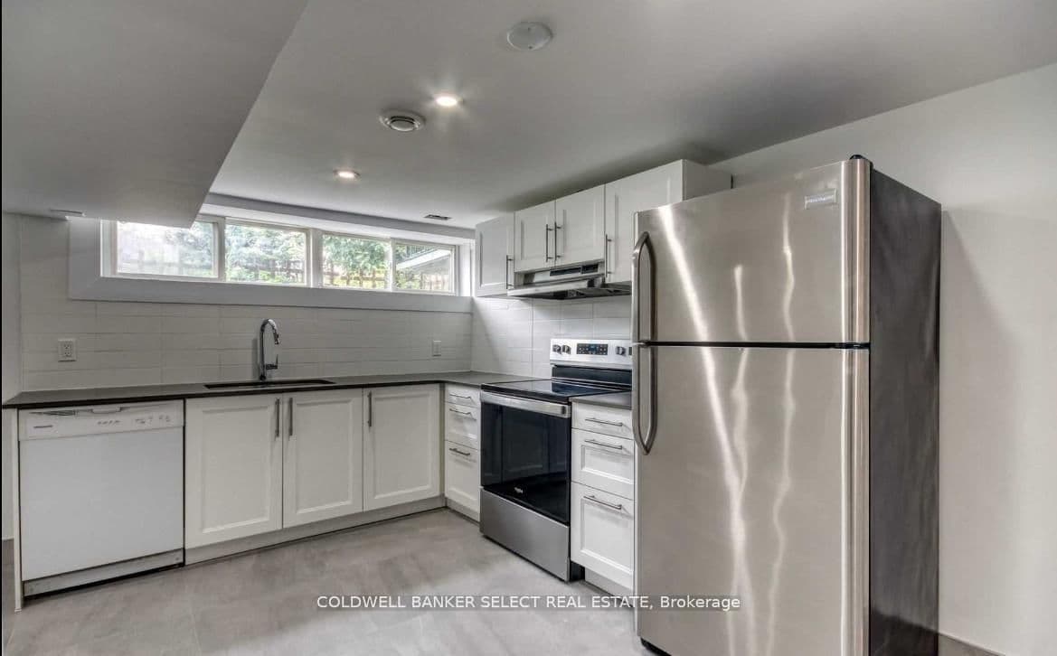 lower - 64 Walter Avenue, Newmarket, ON