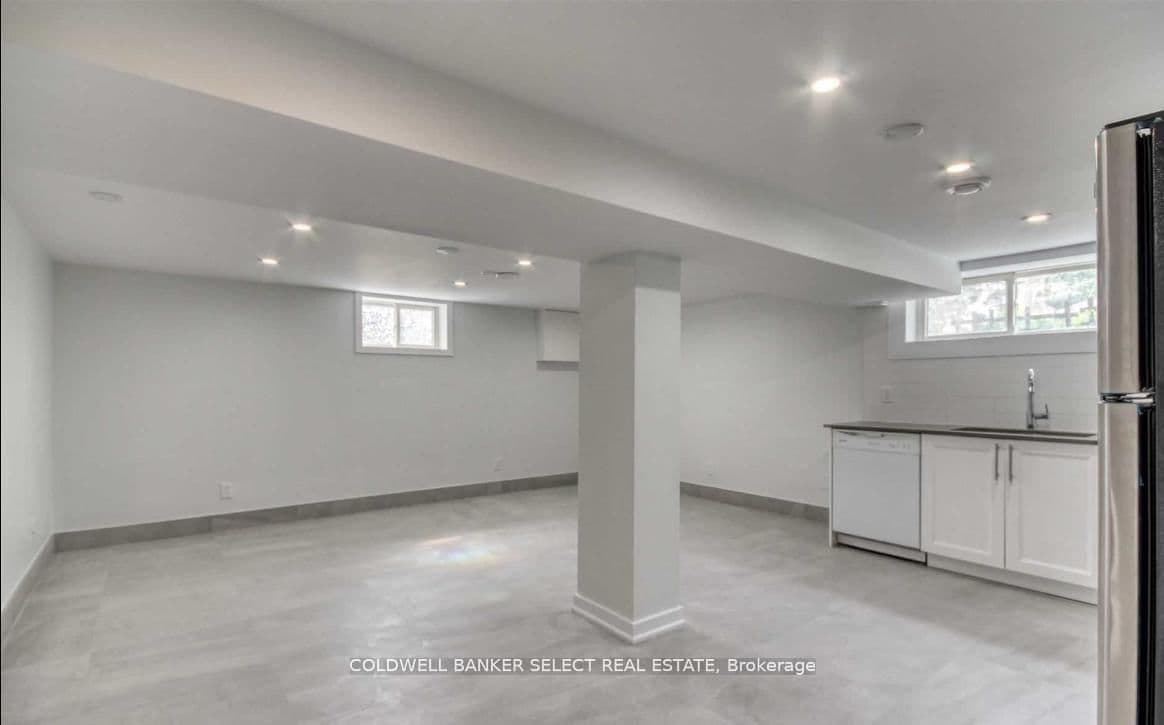 lower - 64 Walter Avenue, Newmarket, ON — photo 3