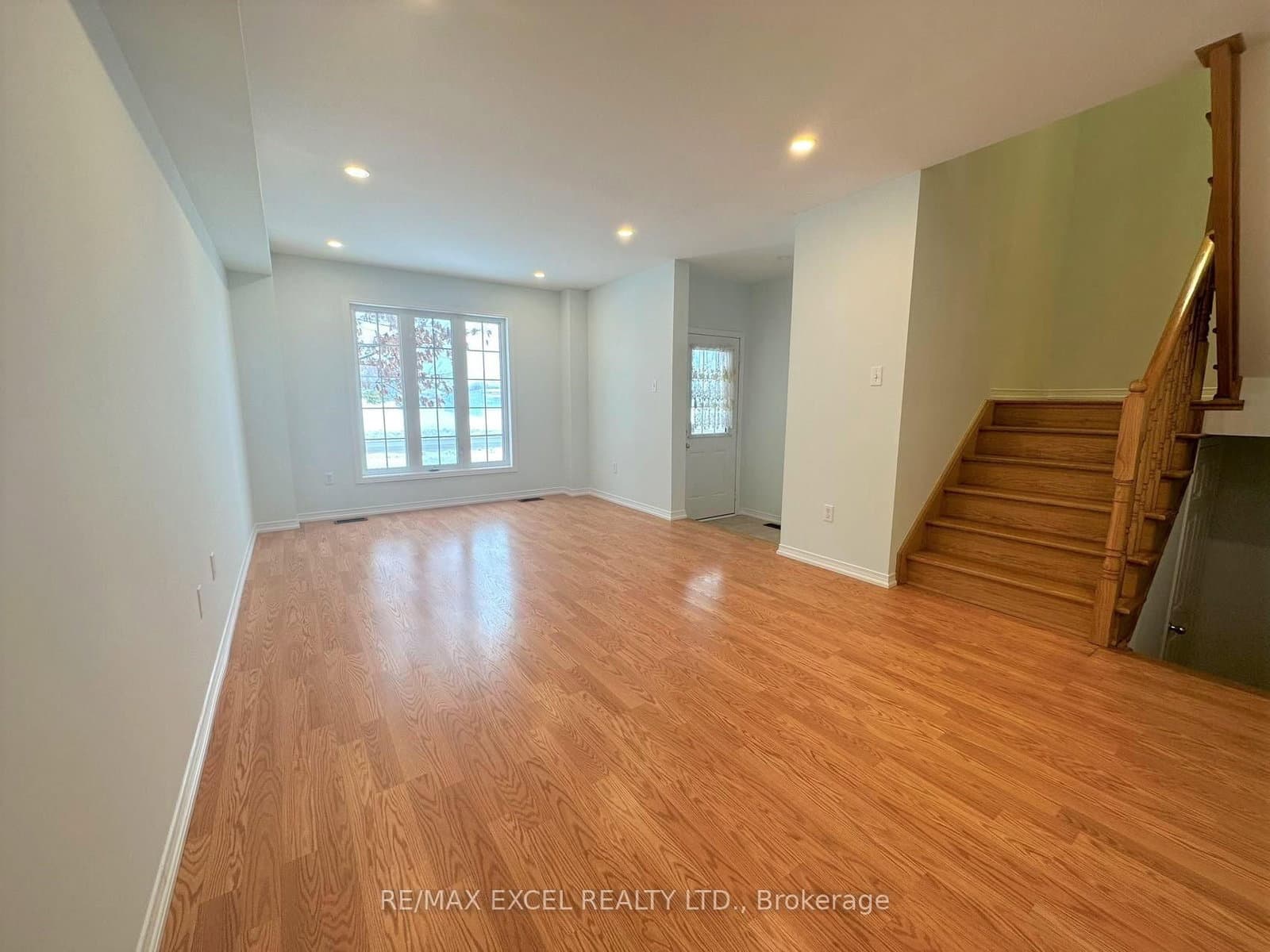 588 Hoover Park Drive, Whitchurch-Stouffville, ON — photo 3