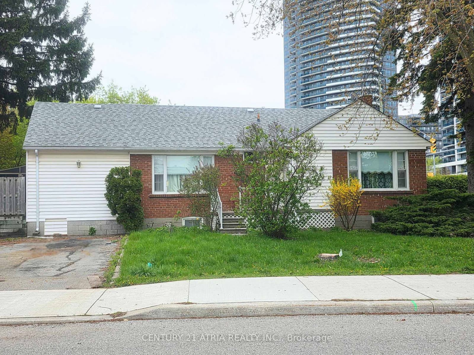 32 Meadowview Avenue, Markham, ON — photo 2