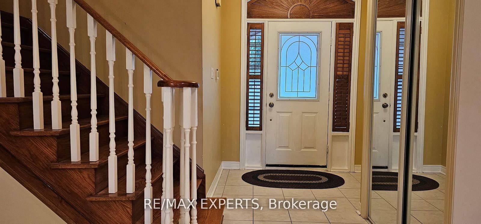 MAIN FLOOR - 221 Matthew Drive, Vaughan, ON — photo 3