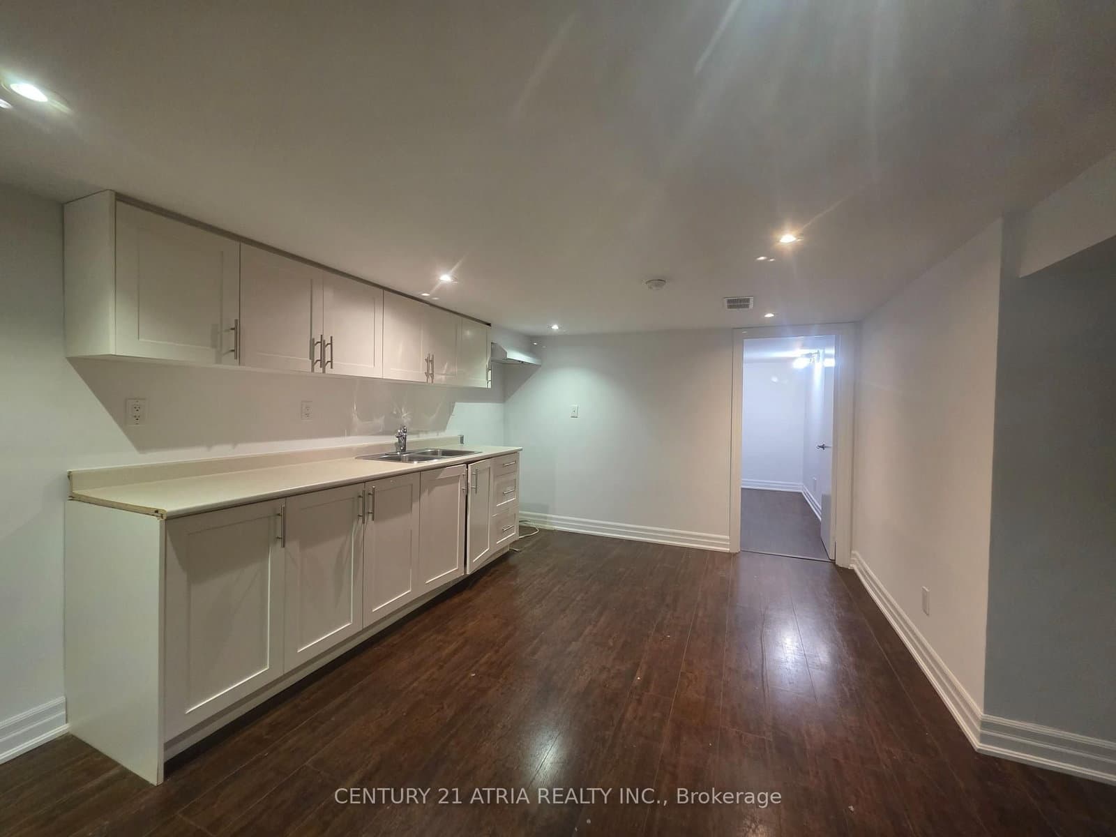 Lower - 18 Grandview Avenue, Markham, ON