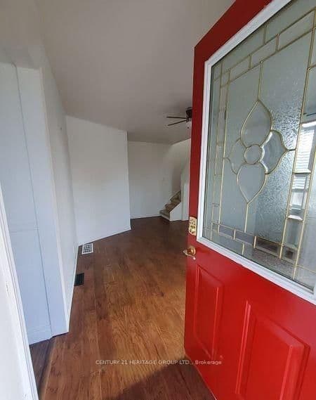 Unit 1 - 21 Victoria Street, East Gwillimbury, ON — photo 2