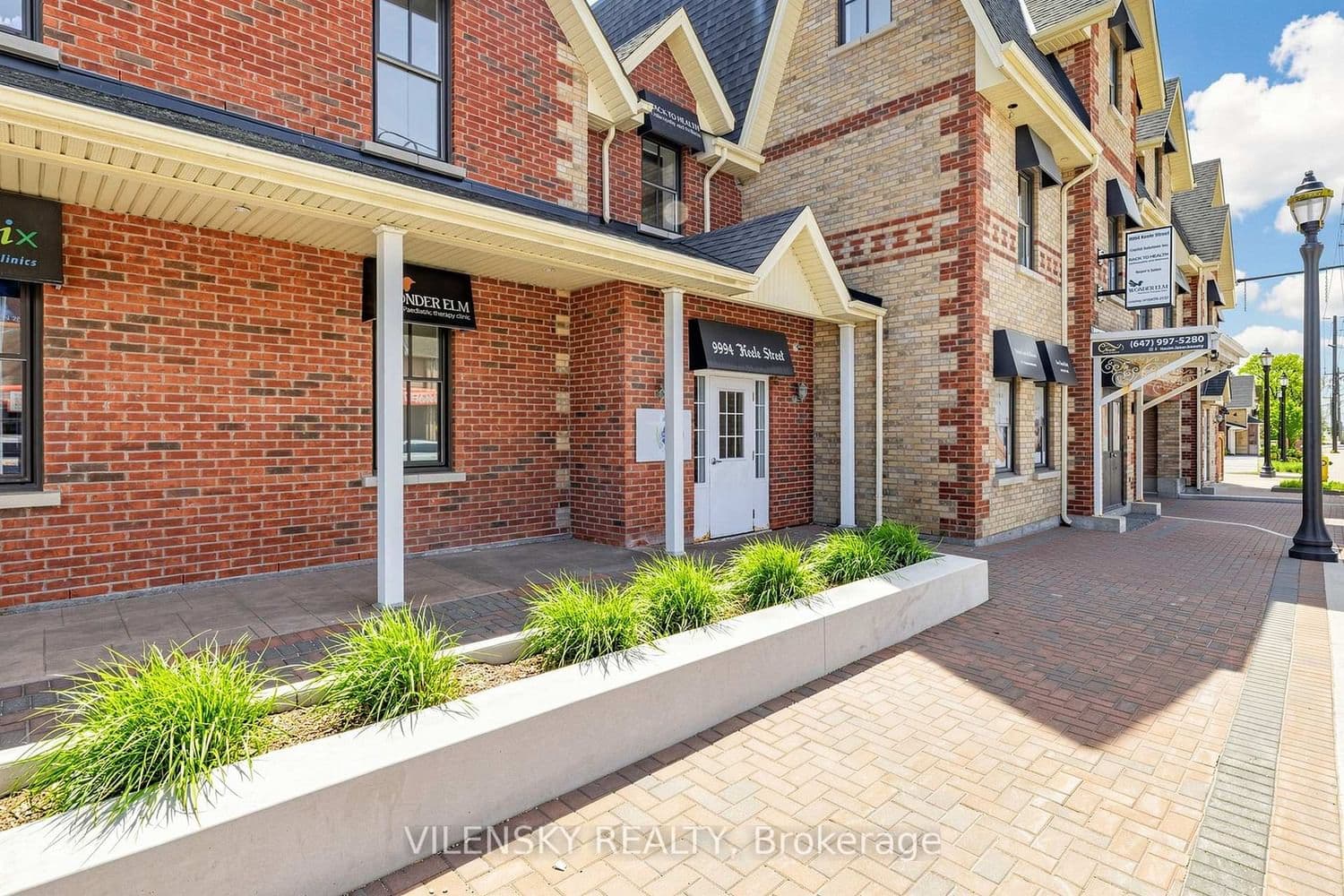 201 Treatment Room - 9994 Keele Street, Vaughan, ON