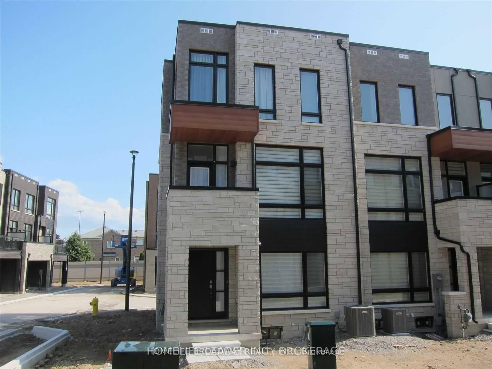 2 Benoit Street, Vaughan, ON