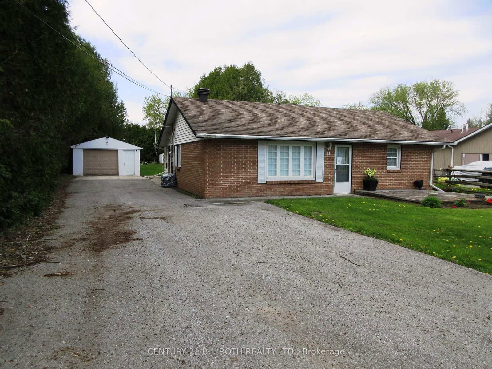 31 River Drive, Essa, ON