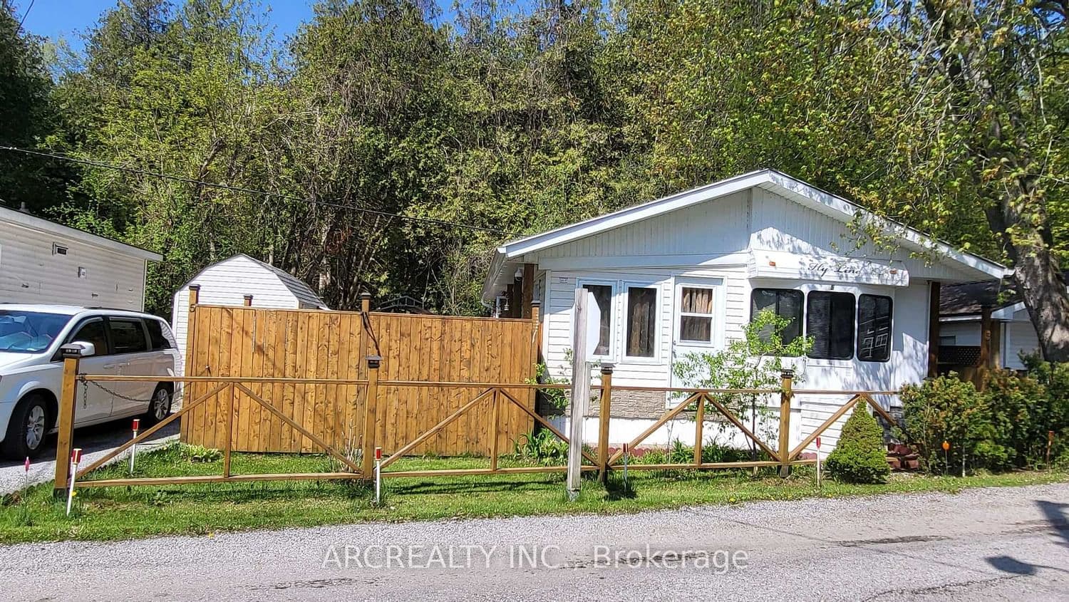 5 Horseshoe Circuit, Georgina, ON