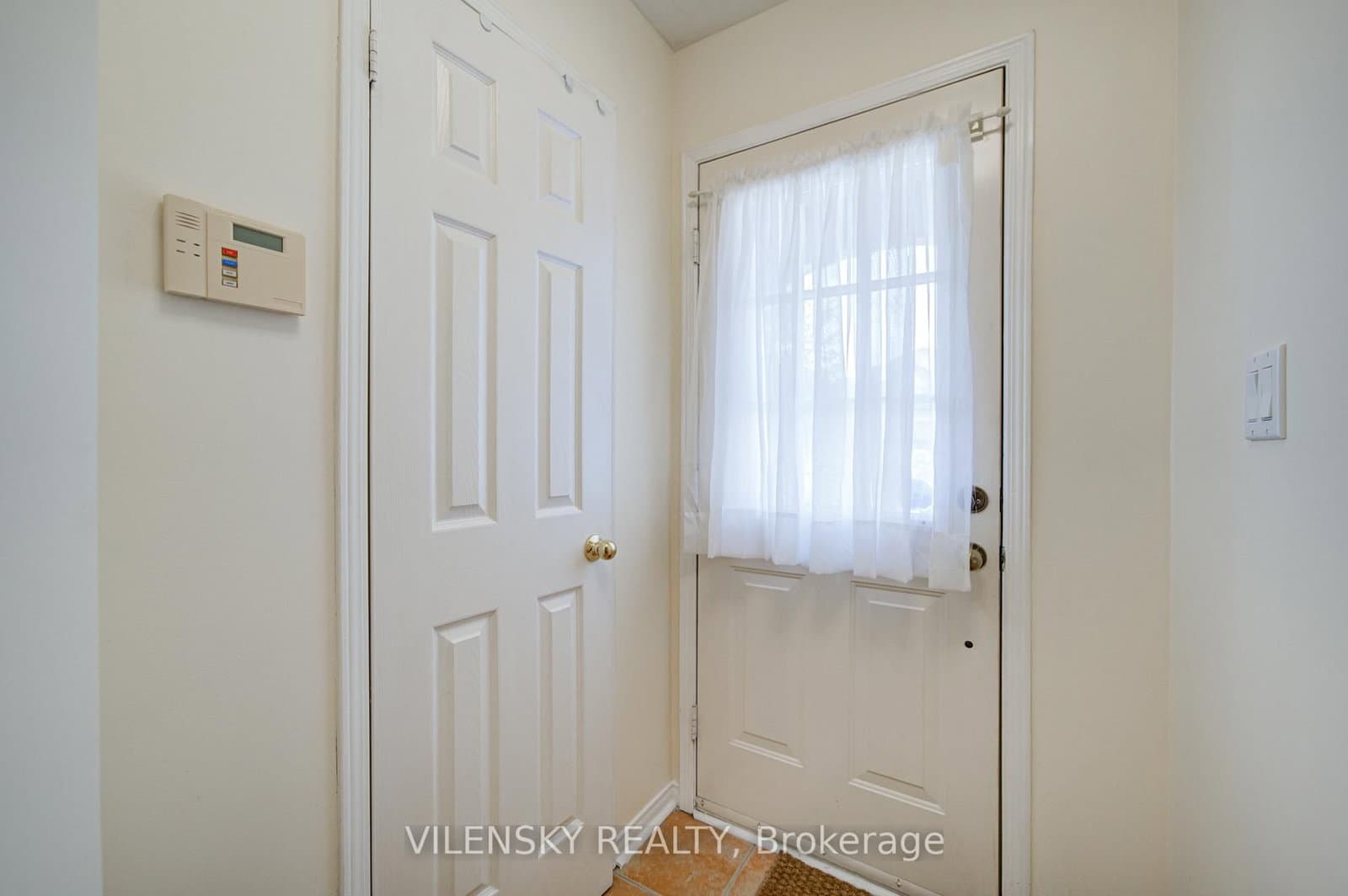 186 Purcell Crescent, Vaughan, ON — photo 3