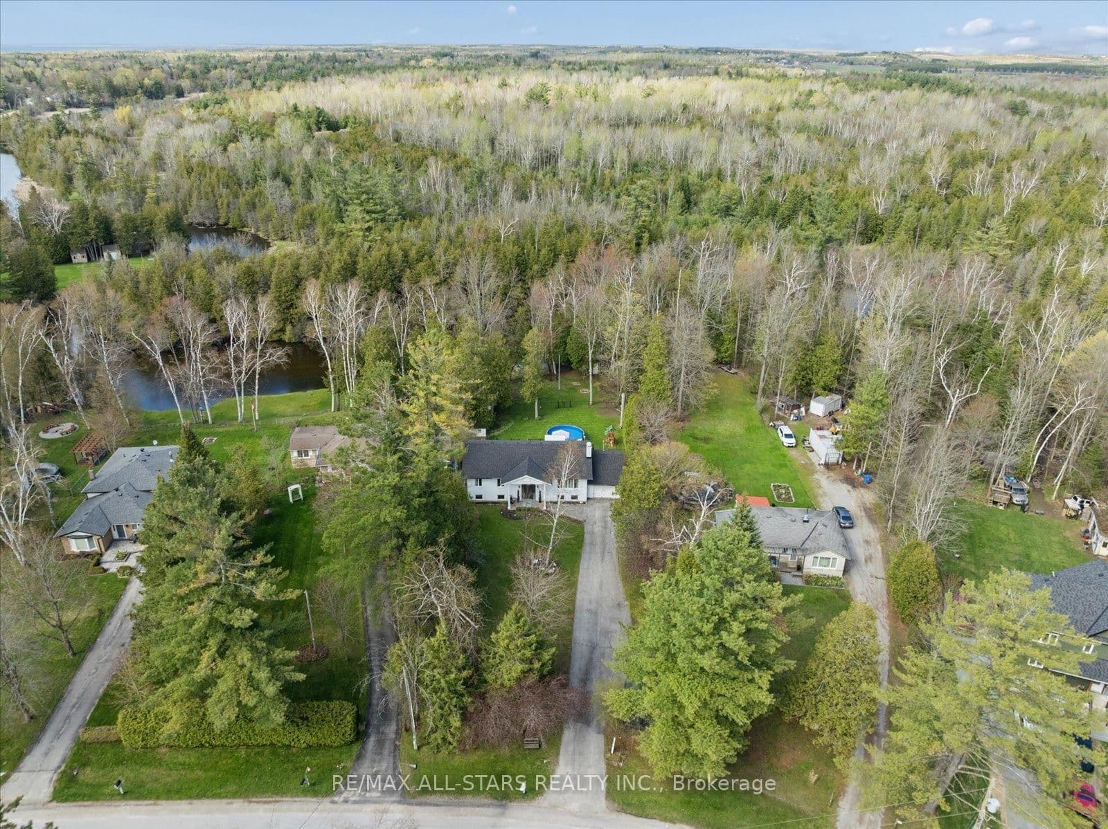 127 Pinecrest Road, Georgina, ON — photo 3