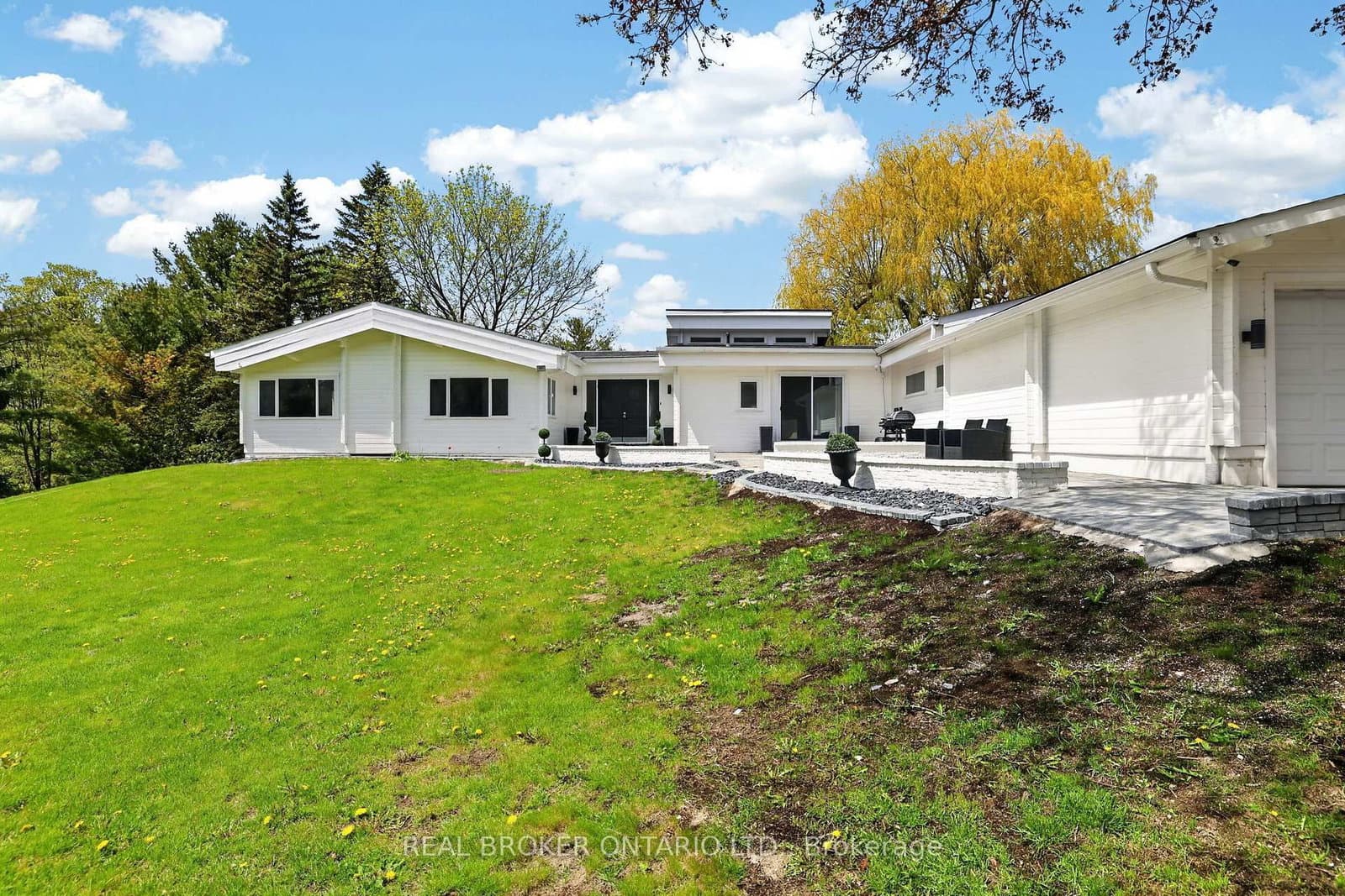 26 Orchard Court, East Gwillimbury, ON — photo 3