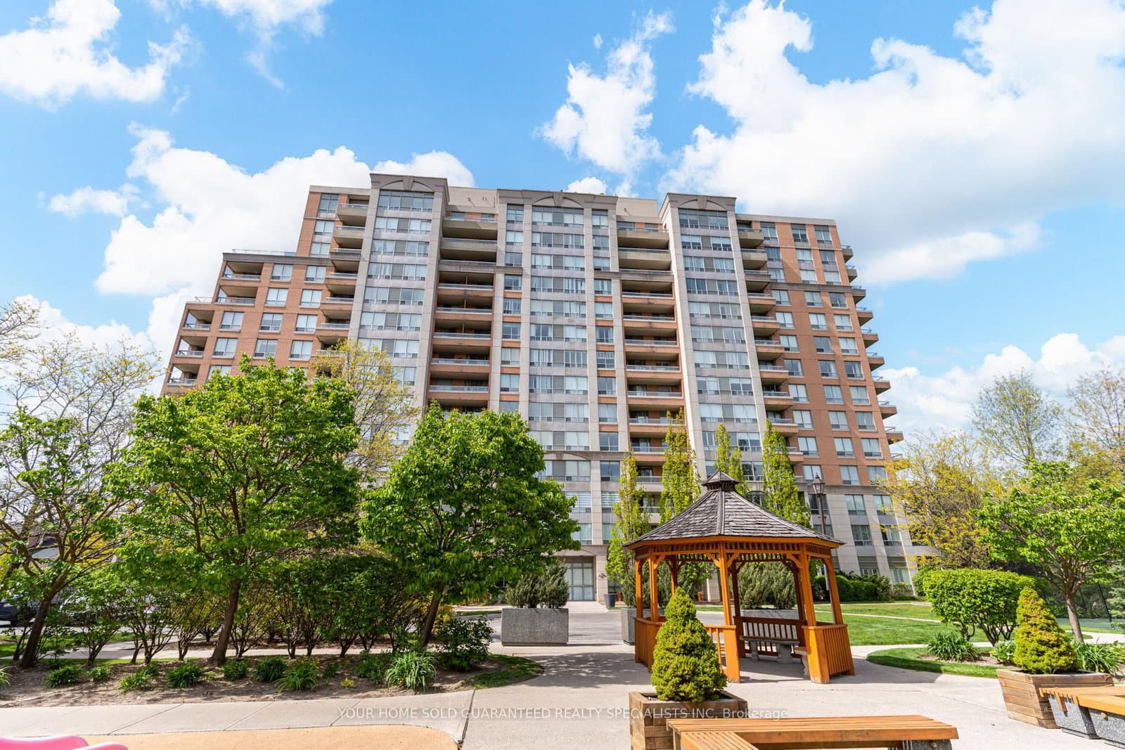 408 - 29 Northern Hts Drive, Richmond Hill, ON