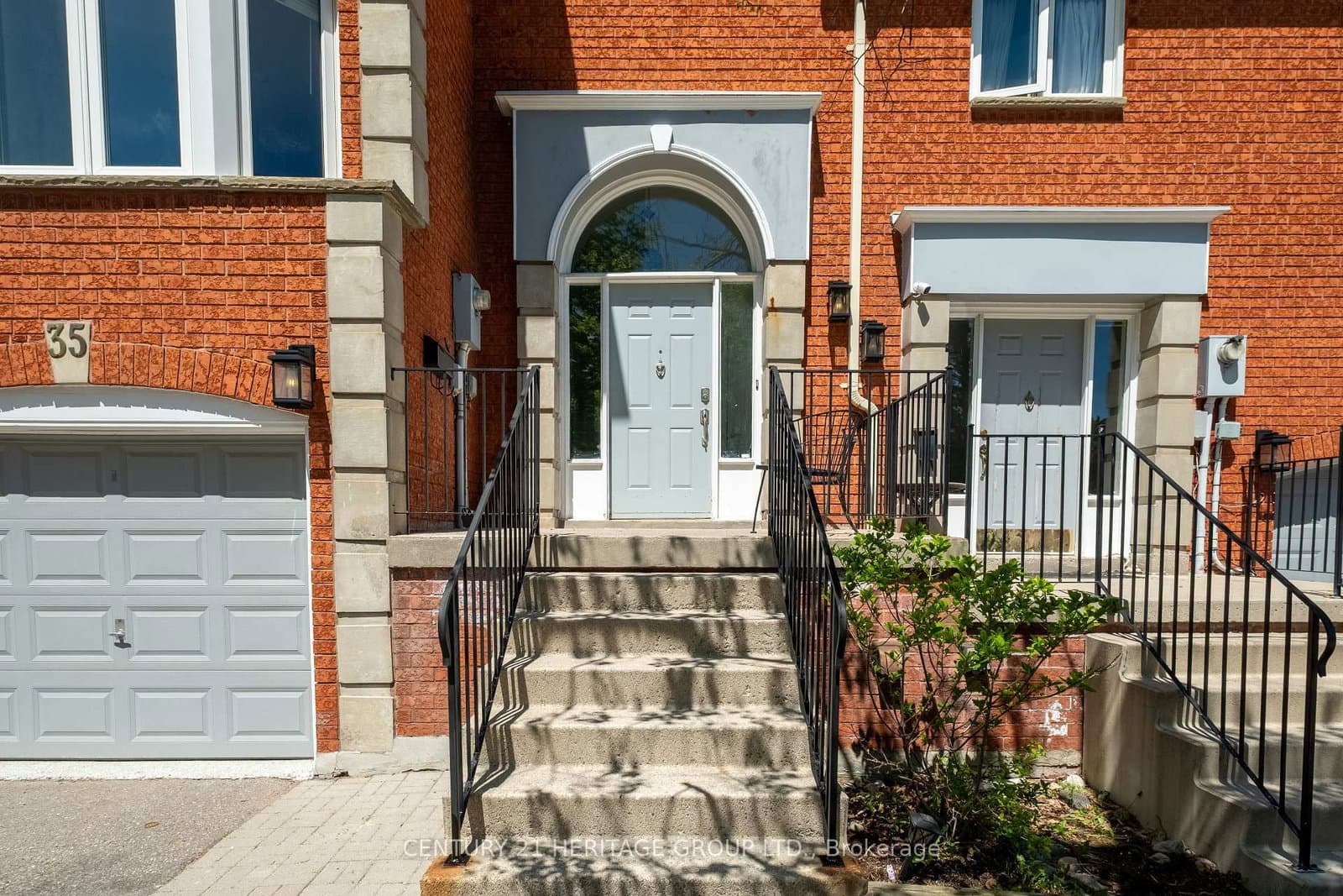 35 - 80 McCallum Drive, Richmond Hill, ON — photo 2