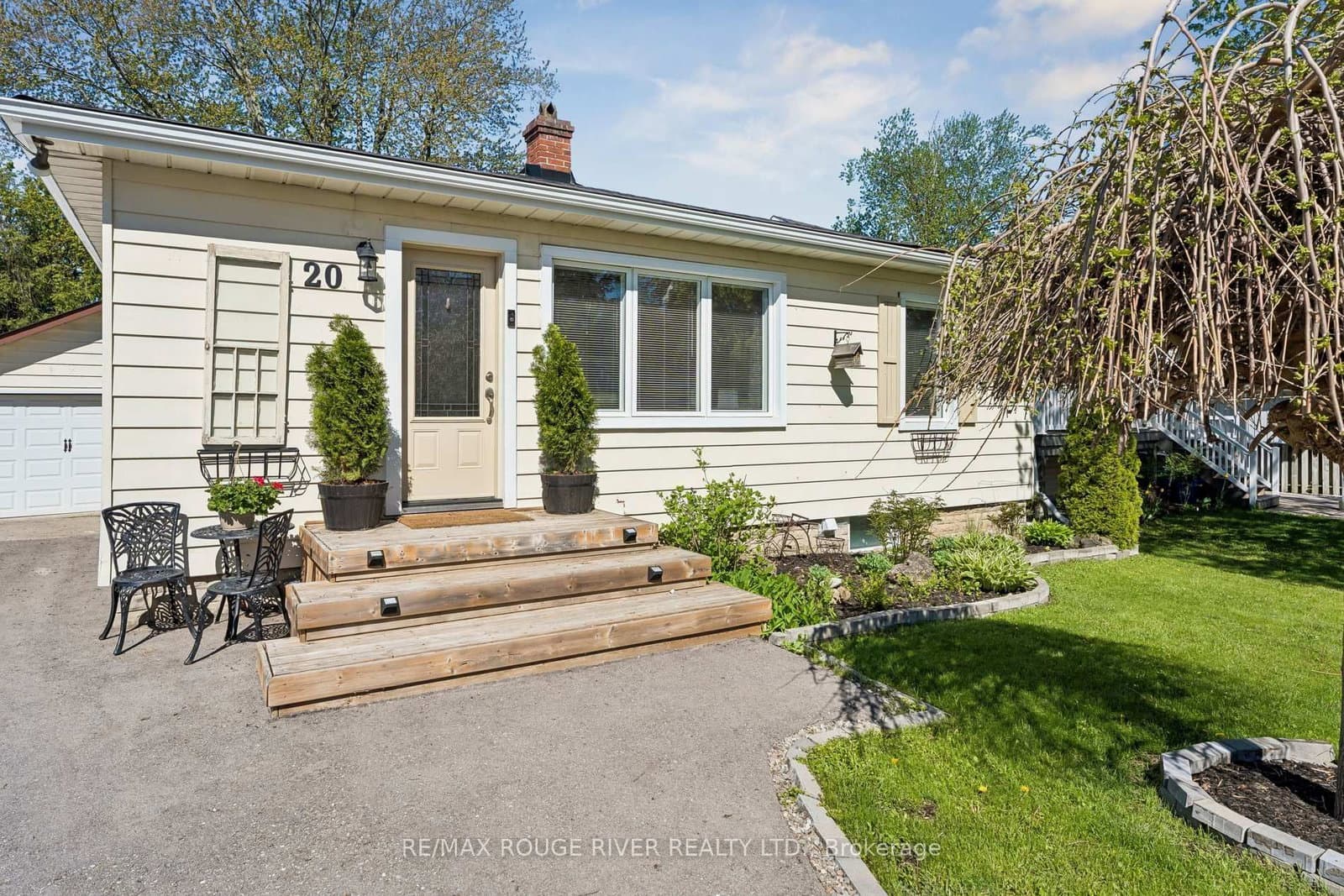 20 Lorne Street, Georgina, ON — photo 3