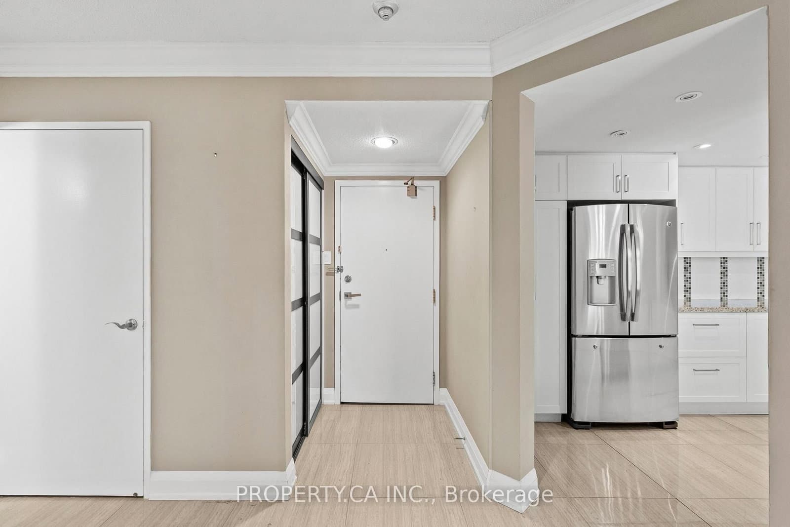 101 - 7601 Bathurst Street, Vaughan, ON — photo 3