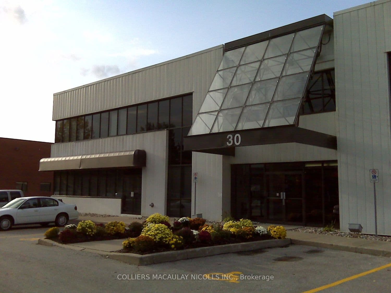 202 - 30 East Beaver Creek Road, Richmond Hill, ON