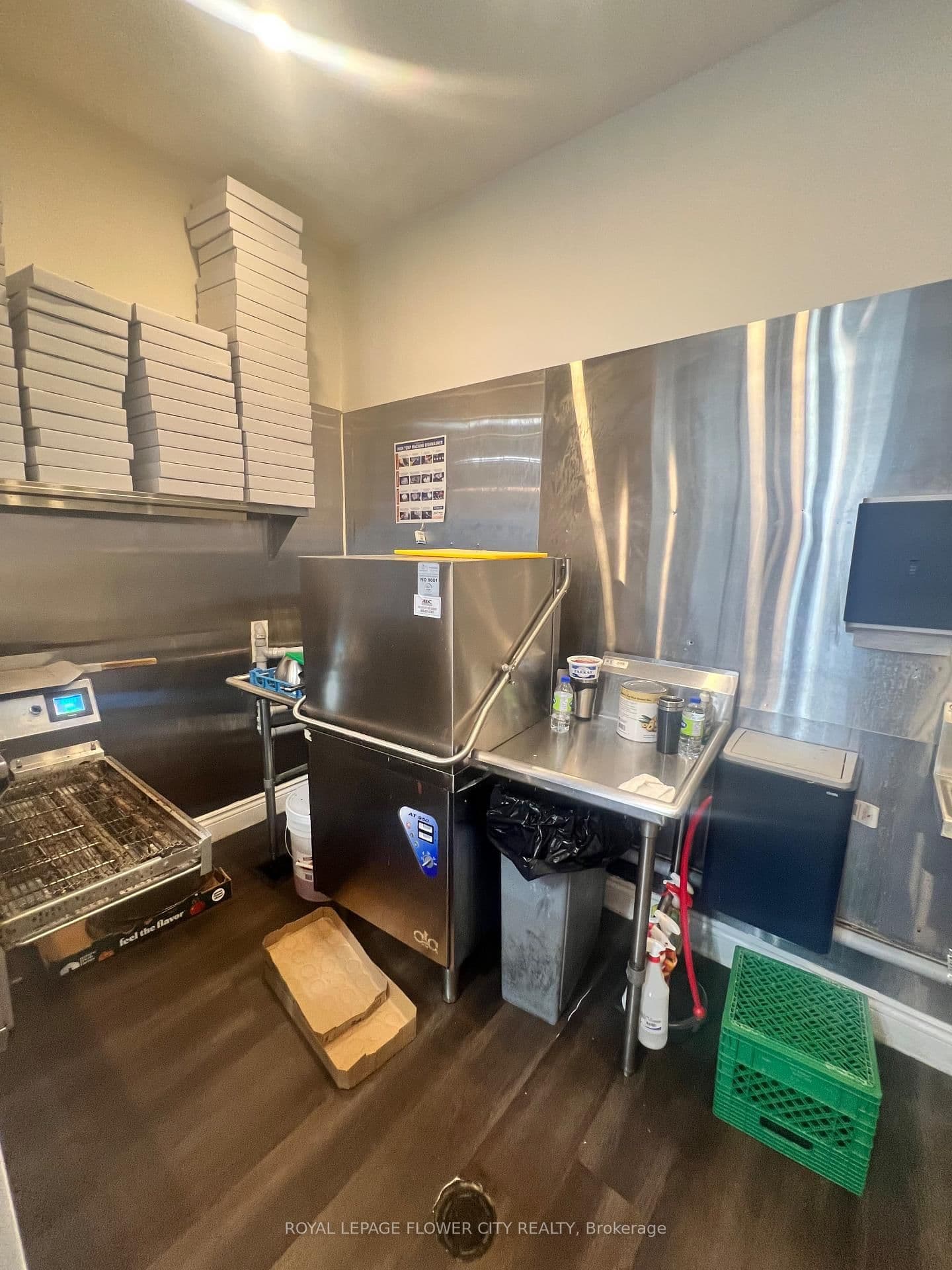 Main floor - 3341 Dundas Street, Toronto, ON — photo 2