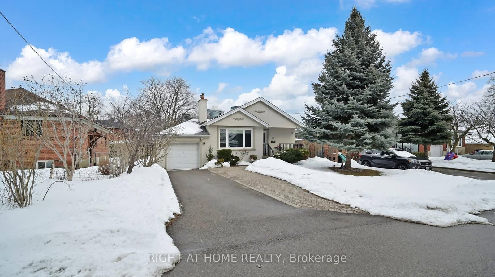 19 Harjolyn Drive, Toronto, ON — photo 2