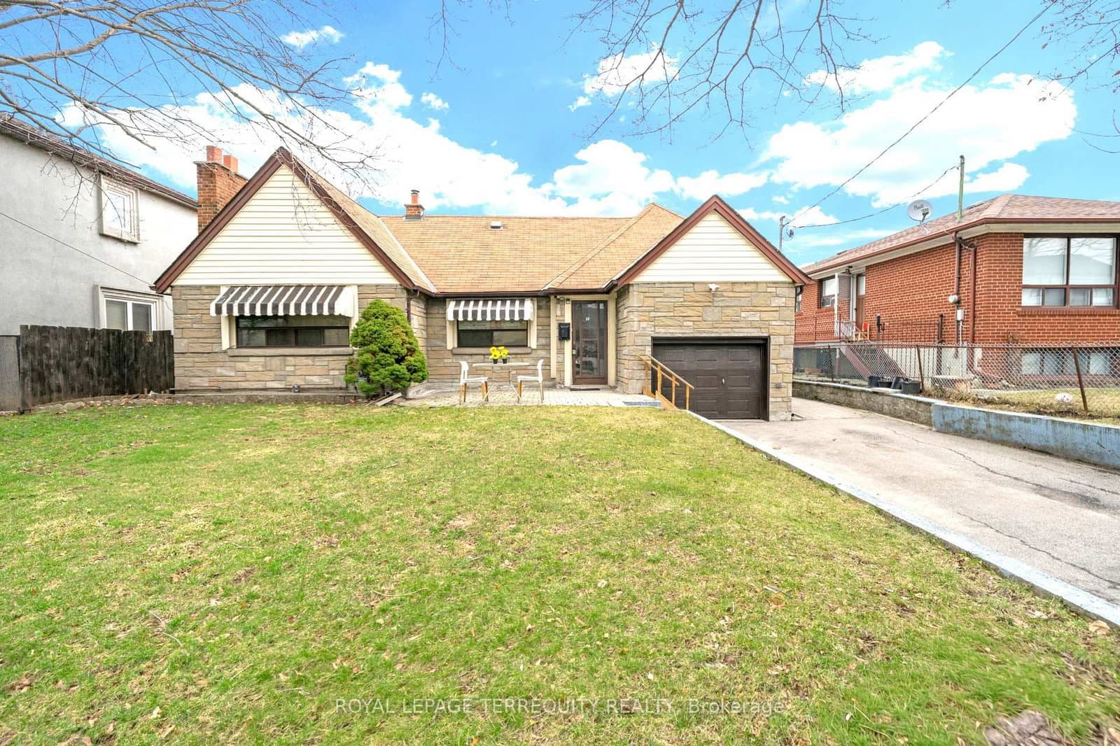 34 Downsview Avenue, Toronto, ON — photo 2