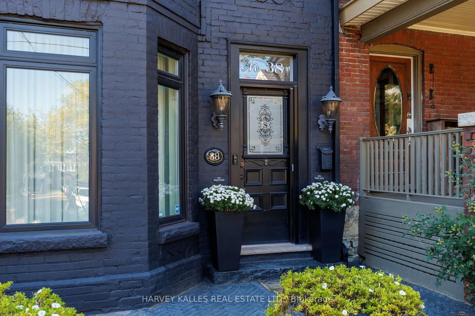 38 Sorauren Avenue, Toronto, ON — photo 2