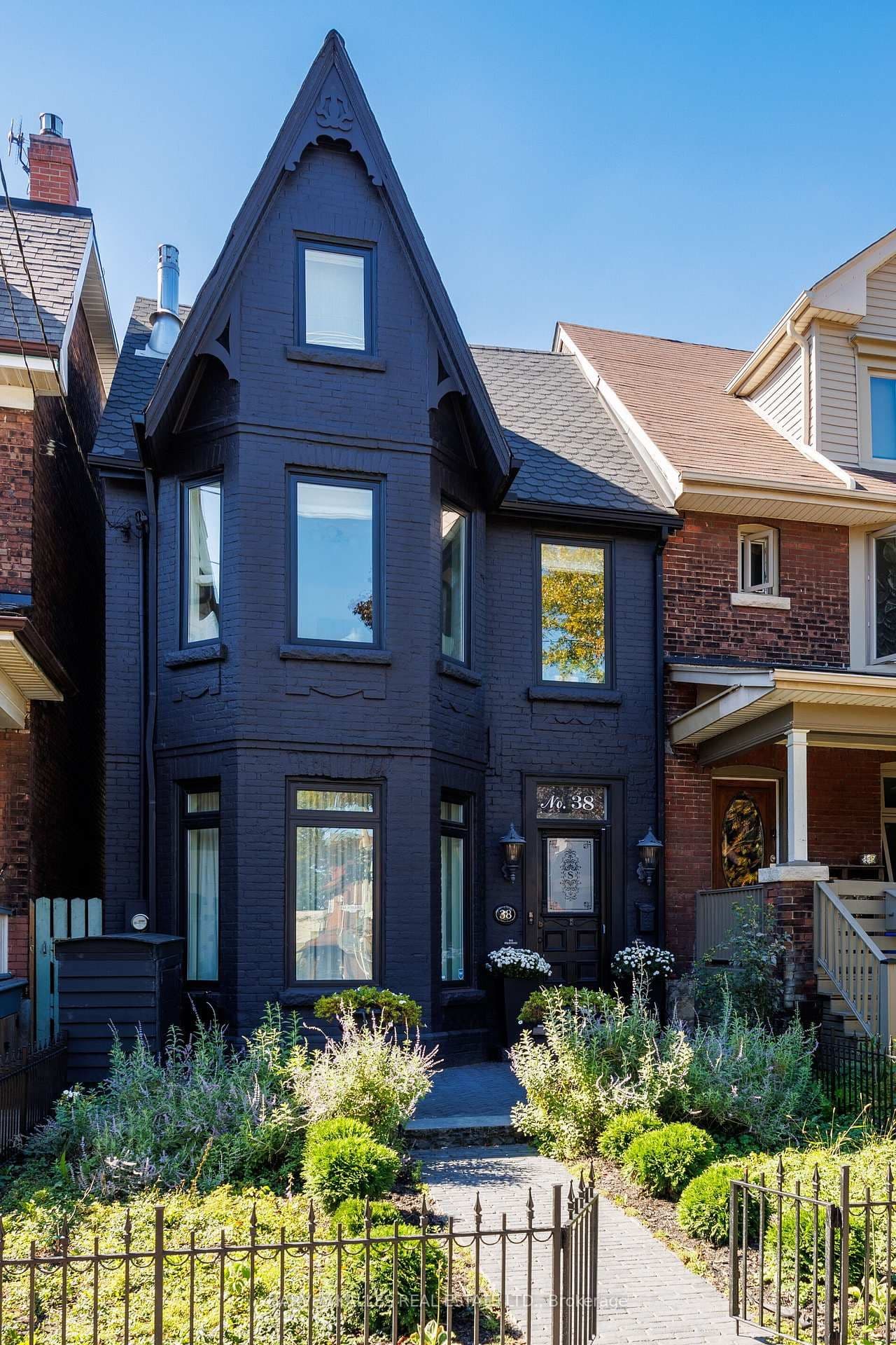 38 Sorauren Avenue, Toronto, ON — photo 3