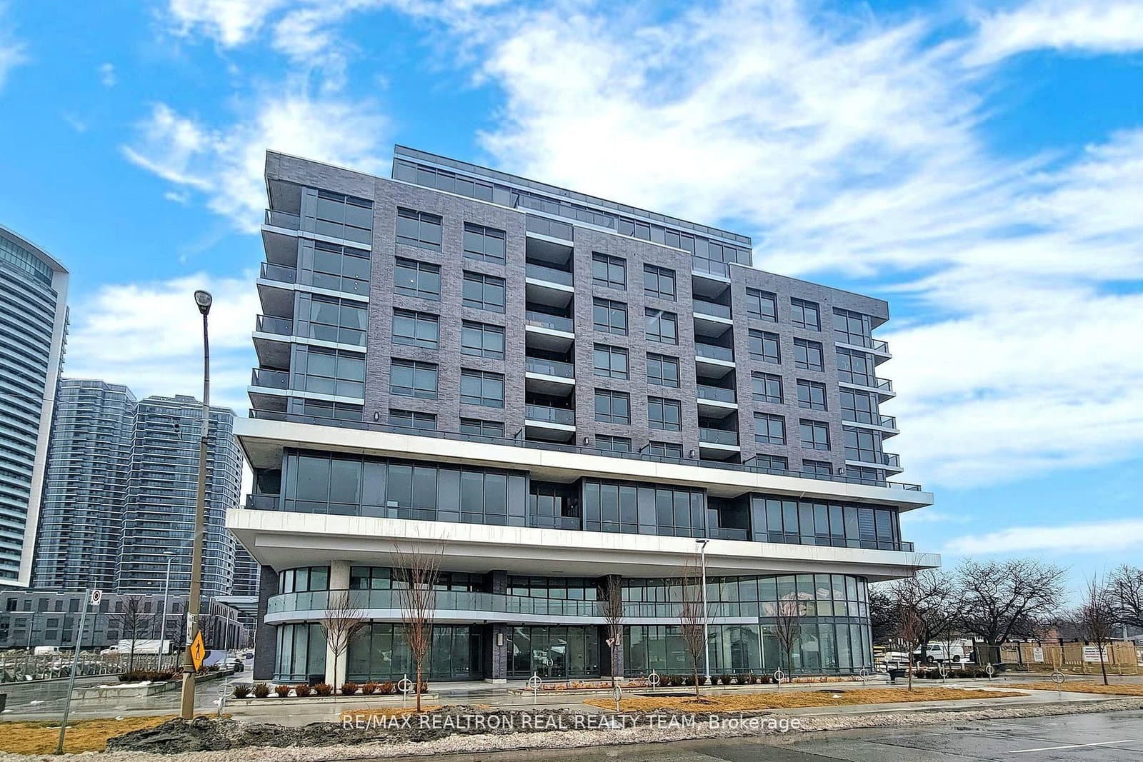 707 - 10 Gibbs Road, Toronto, ON — photo 2